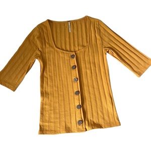 Free People Size Large Gold Ribbed Knit Sweater